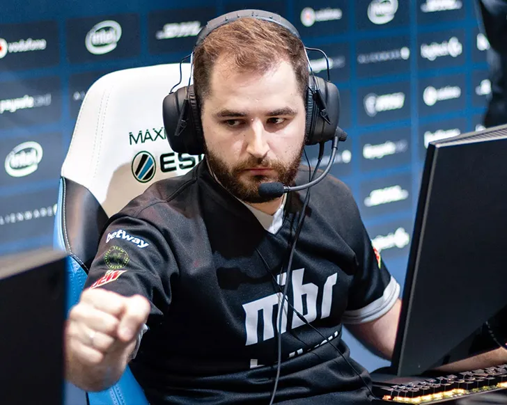 Скриншот Конфиг FalleN.cfg для CS 1.6 - Профессиональный настройка от Габриэля Толедо