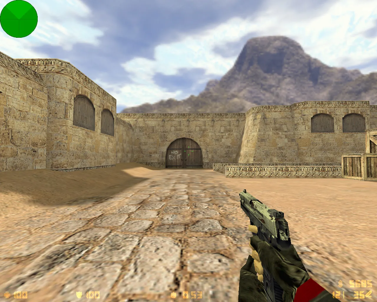 Скриншот  CS 1.6 Bloody — сборка с черными рукавами Bloody, красно-синими моделями и скинами оружия