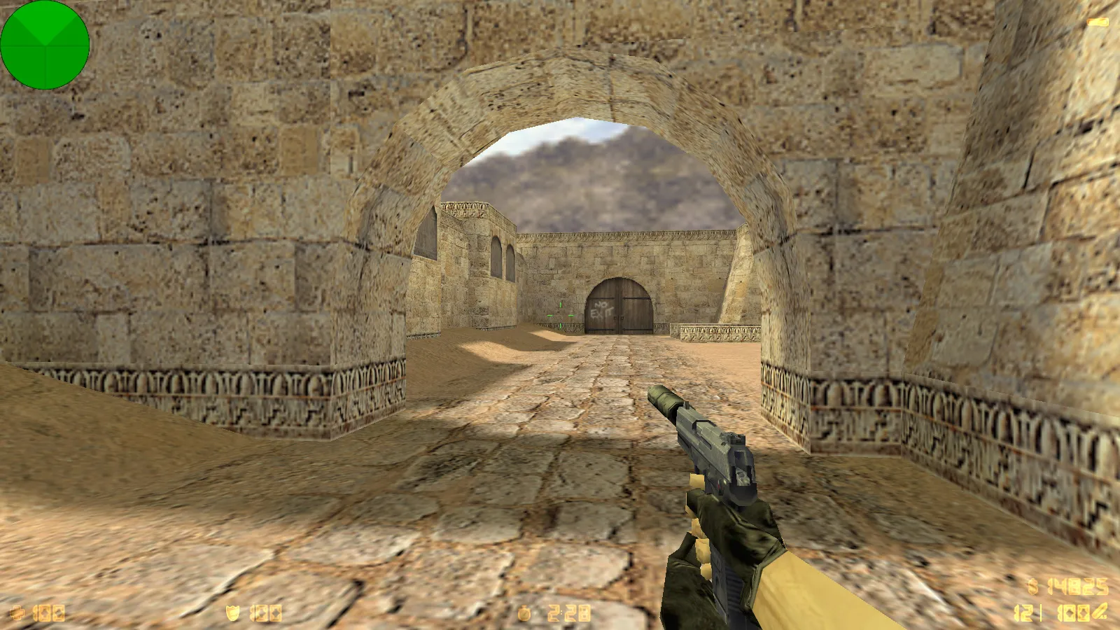 Скриншот  CS 1.6 с вытянутыми руками: сборка с 30 скинами, GIGN/Guerilla фоном и оптимизированным конфигом