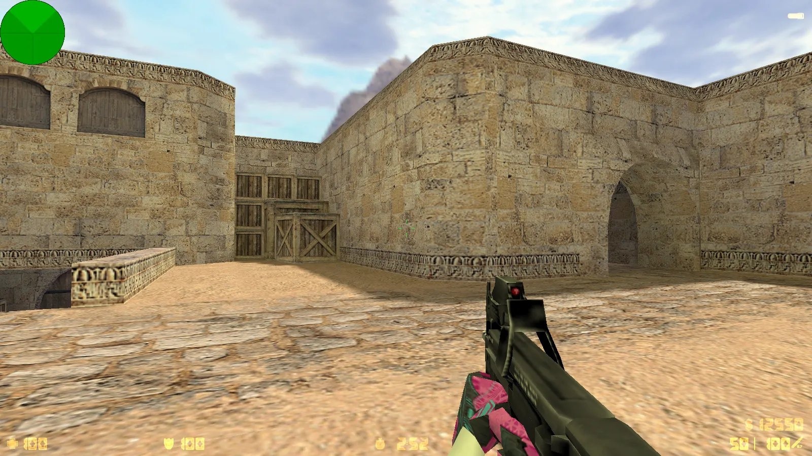 Скриншот  CS 1.6 с вытянутыми руками: сборка с 30 скинами, GIGN/Guerilla фоном и оптимизированным конфигом