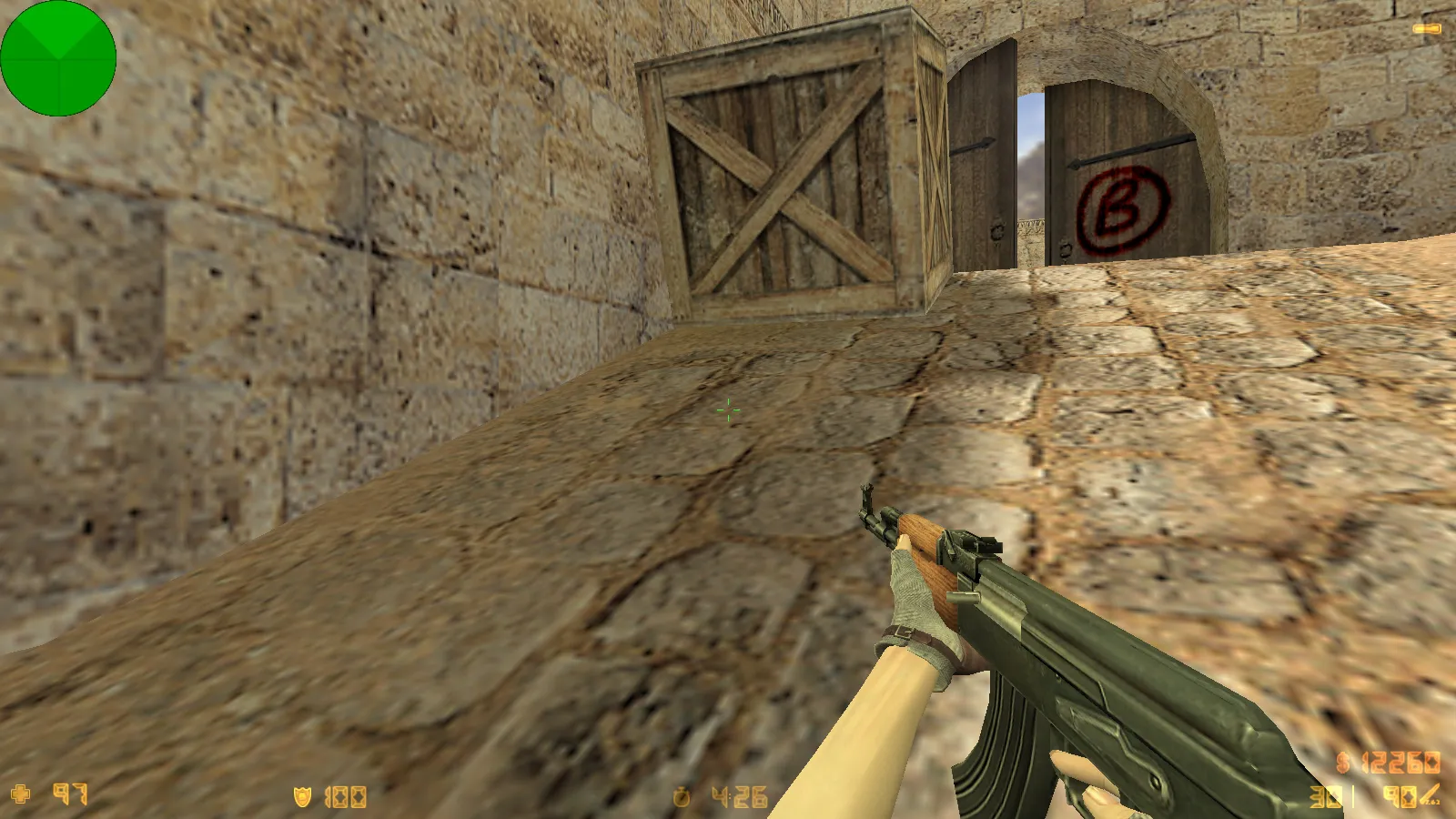 Скриншот CS 1.6 для девушек: тематические модели КТ/Т, женские руки на оружии, русские ники и стабильный запуск