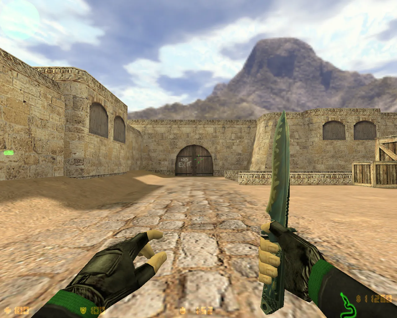 Скриншот CS 1.6 Razer сборка: графика Razer-рукава, красно-синие модели игроков, тема меню и оптимизированный конфиг