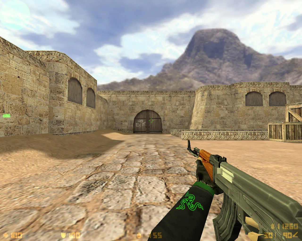 Скриншот CS 1.6 Razer сборка: графика Razer-рукава, красно-синие модели игроков, тема меню и оптимизированный конфиг