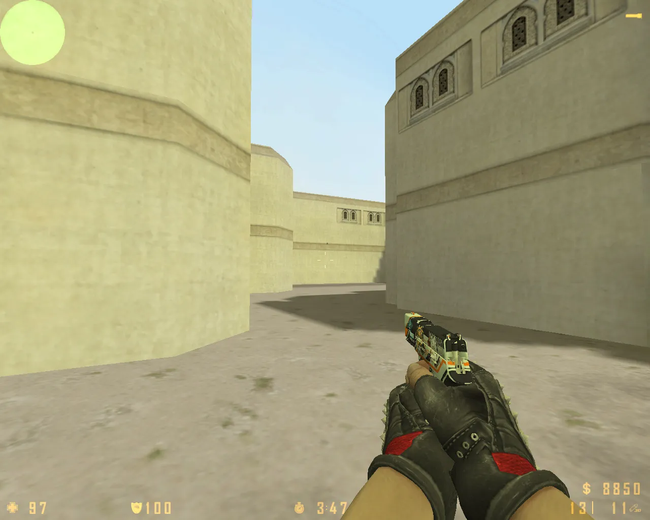 Скриншот  CS 1.6 Refined: 12 правок, 27 скинов с Bloodhound, красные/синие модели, темное меню и оптимизированный конфиг