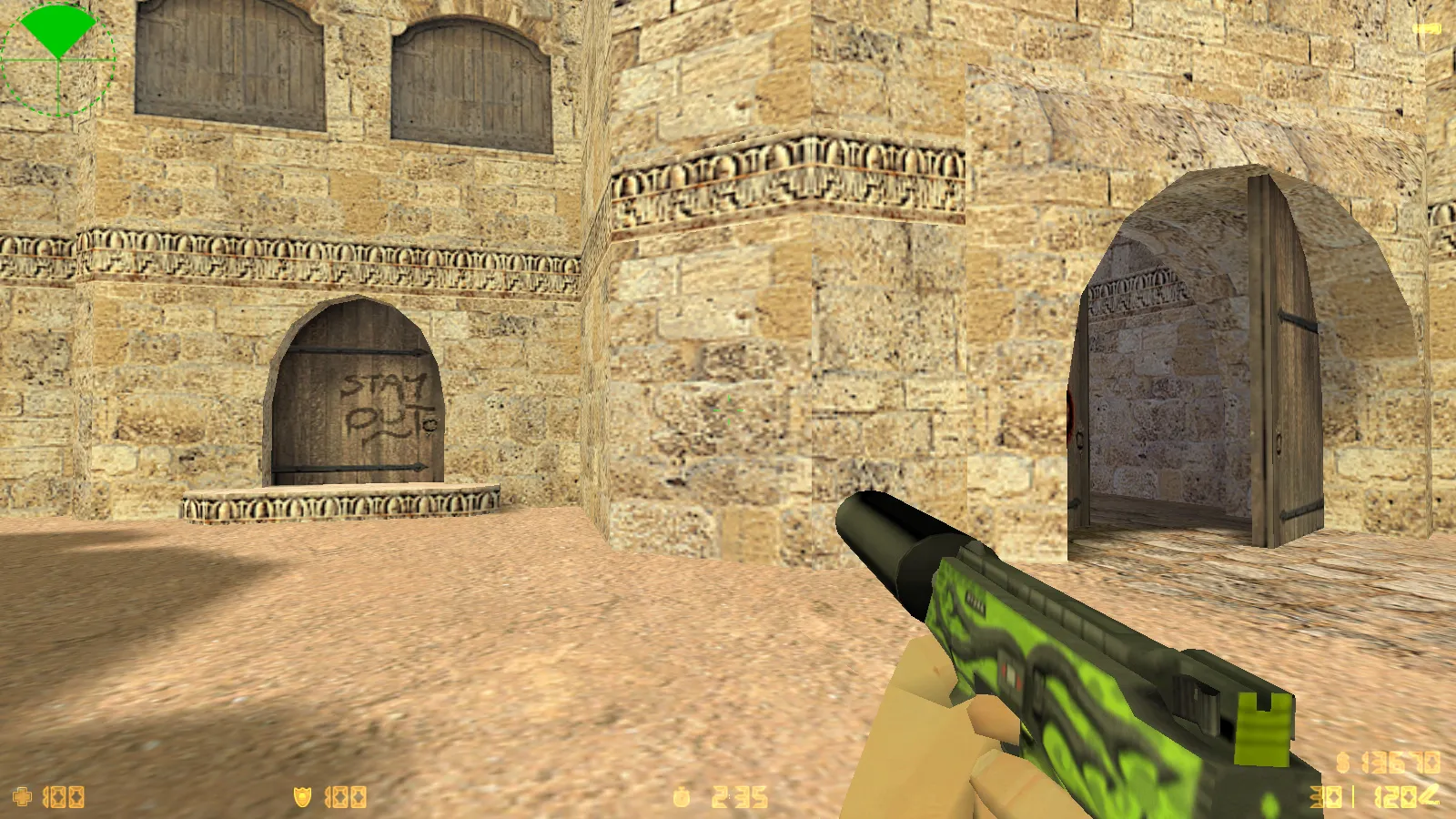 Скриншот  CS 1.6 Ultra: сборка с 8 модами, скины оружия v_/p_/w_, красно-синие модели и оптимизированный конфиг