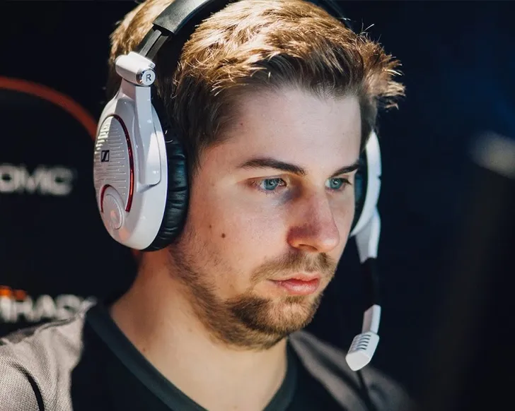 Скриншот Конфиг «dennis.cfg» для CS 1.6 - Профессиональные настройки от Денниса