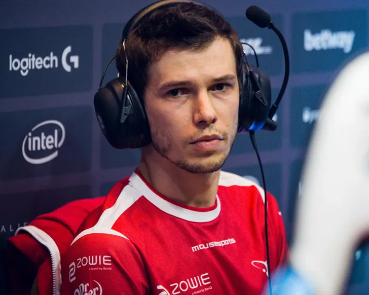 Скриншот Конфиг lmbt.cfg для CS 1.6 - Профессиональный игрок Сергей Бежанов