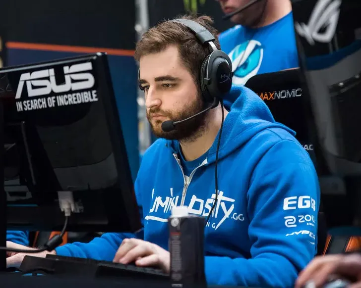 Скриншот Конфиг FalleN.cfg для CS 1.6 - Профессиональный настройка от Габриэля Толедо