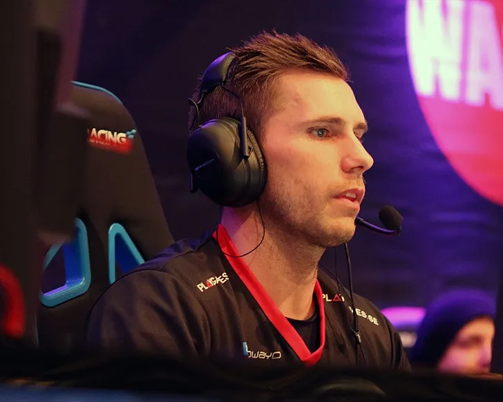 Скриншот Конфиг «Friis.cfg» для CS 1.6 - Настройки от Про-игрока