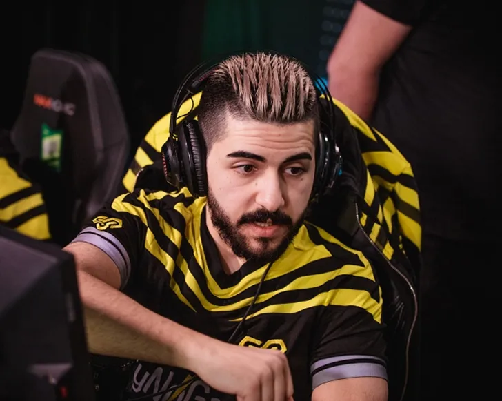 Скриншот Конфиг «MAJ3R.cfg» для CS 1.6 - Профессиональный игровой опыт