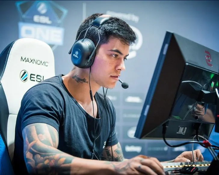 Скриншот Конфиг «fnx.cfg» для CS 1.6 – Профессиональный настрой от Линкольна Лау