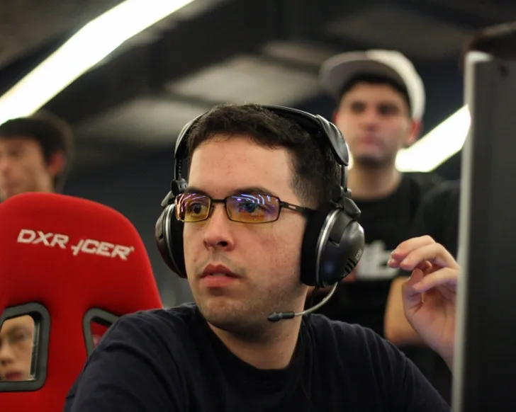 Скриншот Конфиг «fRoD.cfg» для CS 1.6 - Профессиональные настройки Дэнни Монтанера