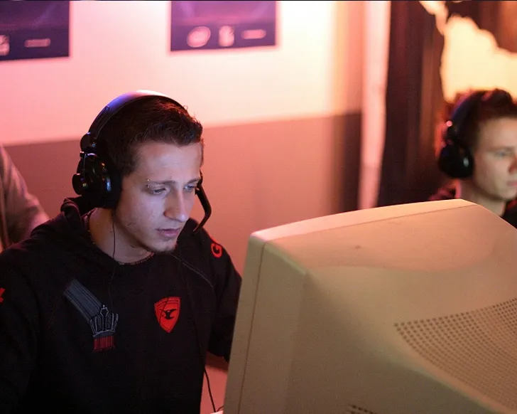 Скриншот Конфиг «roman.cfg» для CS 1.6