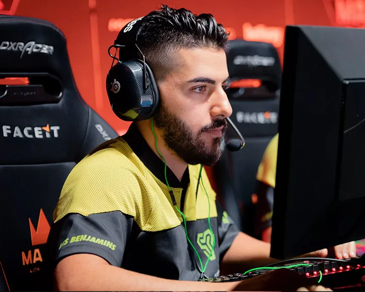 Скриншот Конфиг «MAJ3R.cfg» для CS 1.6 - Профессиональный игровой опыт