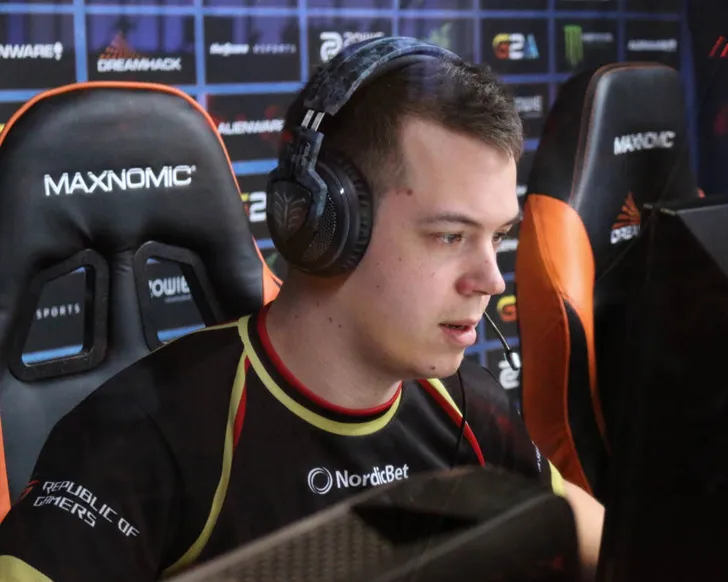 Скриншот Конфиг «naSu.cfg» для CS 1.6 - Профессиональный Настройка от Нико Кованена