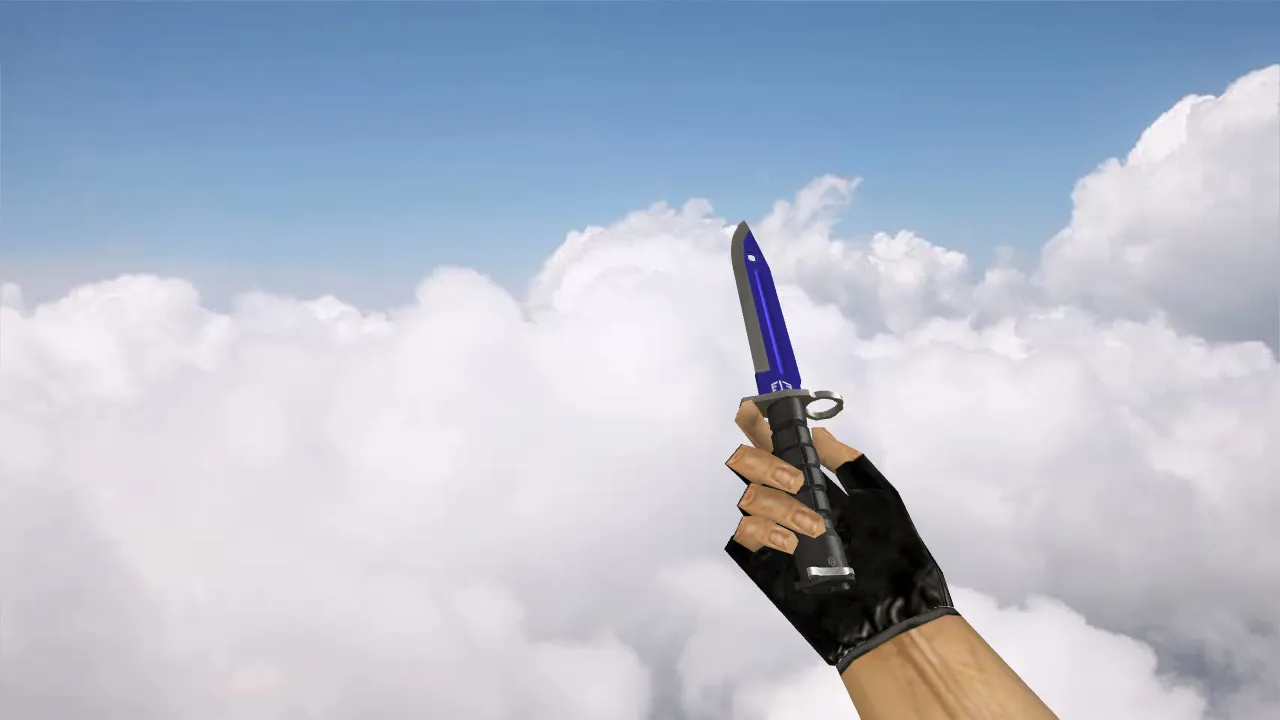 Скриншот Модель ножа «Bayonet Automatic Blue» v_knife для CS 1.6: p_ и w_ модели, звук, анимация осмотра, текстуры
