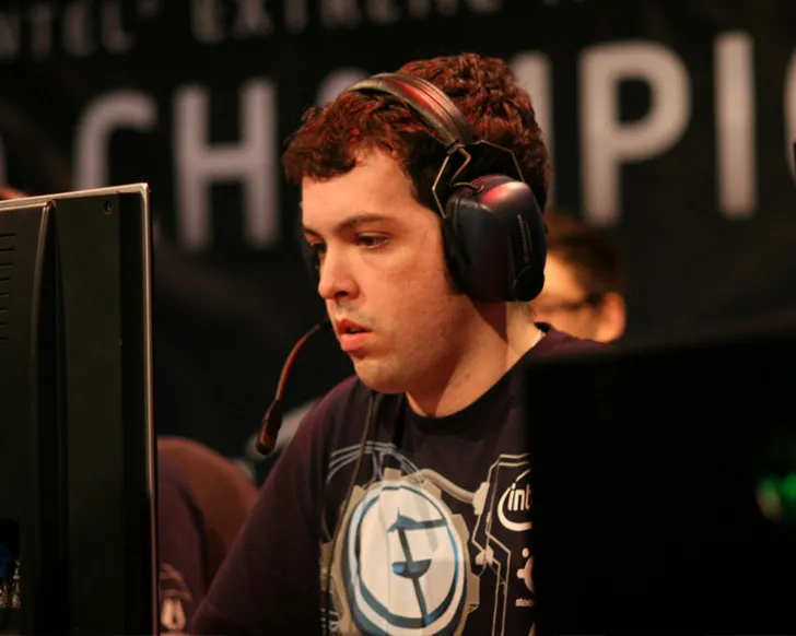 Скриншот Конфиг «fRoD.cfg» для CS 1.6 - Профессиональные настройки Дэнни Монтанера