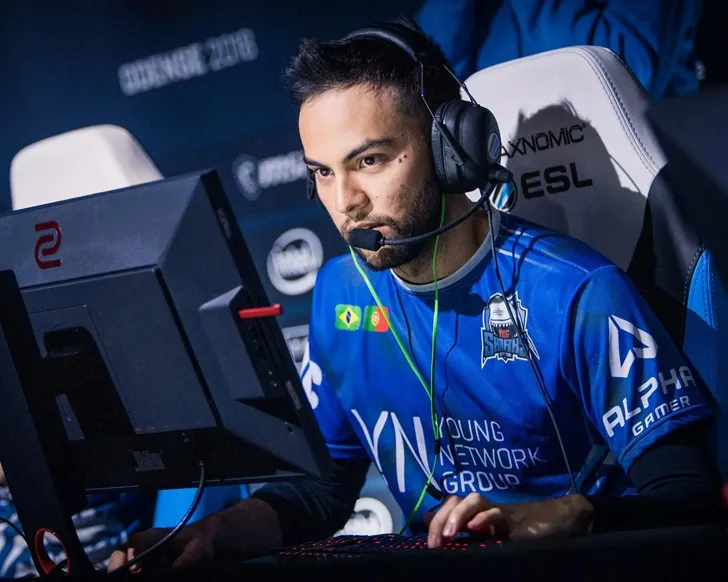 Скриншот Конфиг «nak.cfg» для CS 1.6 - Профессиональный настройка от Ренато Накано